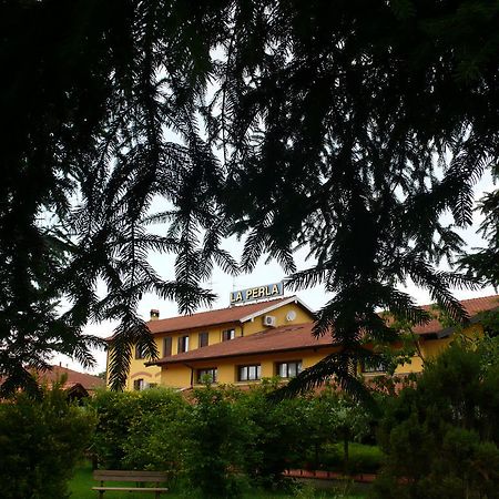 Hotel Ristorante La Perla Varallo Pombia Kültér fotó