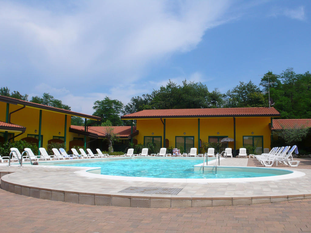 Hotel Ristorante La Perla Varallo Pombia Kültér fotó