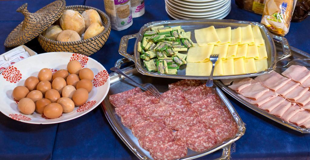 Hotel Ristorante La Perla Varallo Pombia Kültér fotó