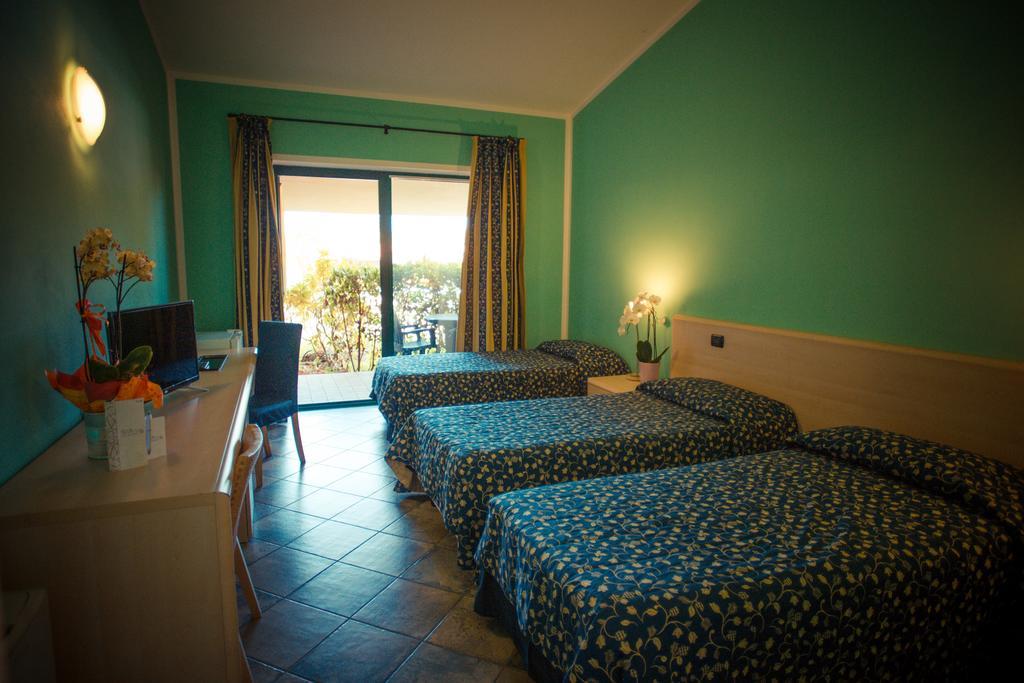 Hotel Ristorante La Perla Varallo Pombia Kültér fotó