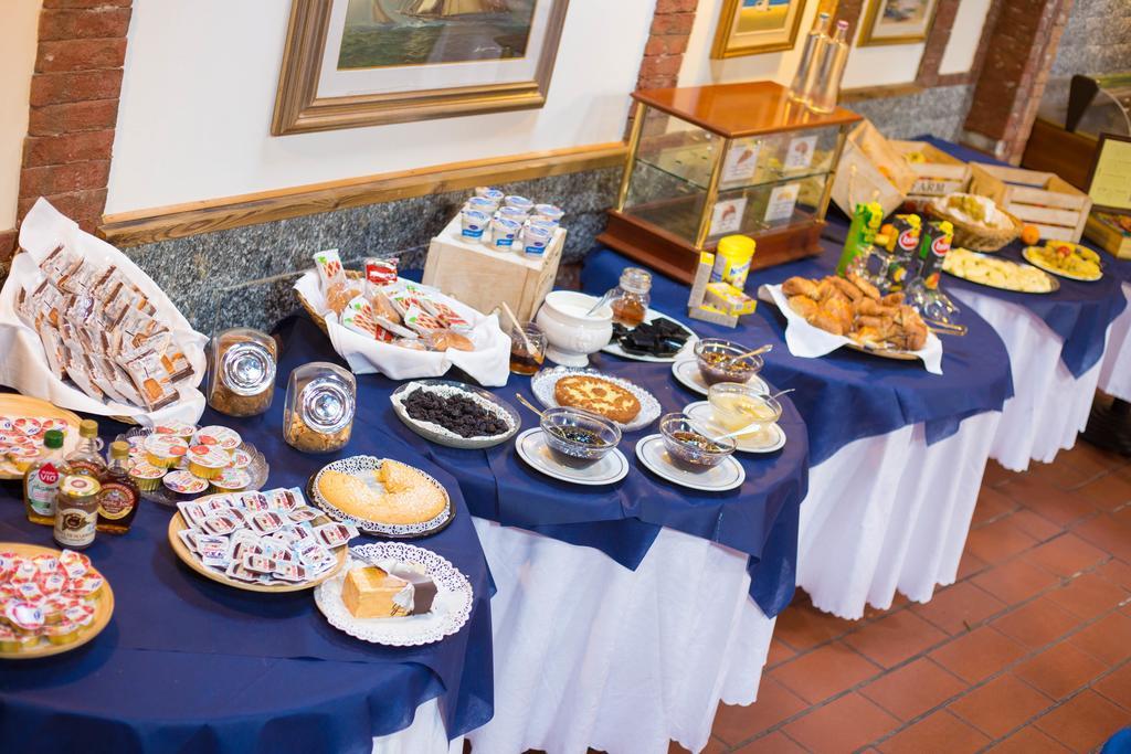 Hotel Ristorante La Perla Varallo Pombia Kültér fotó