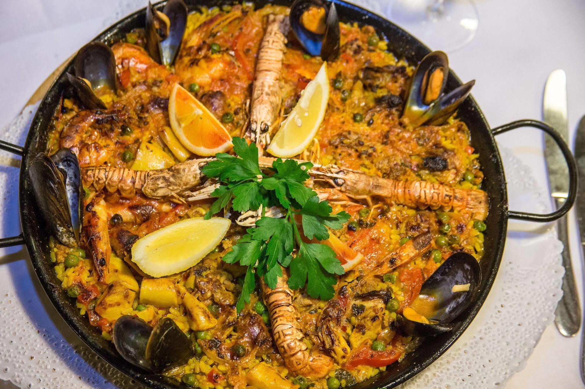 Hotel Ristorante La Perla Varallo Pombia Kültér fotó