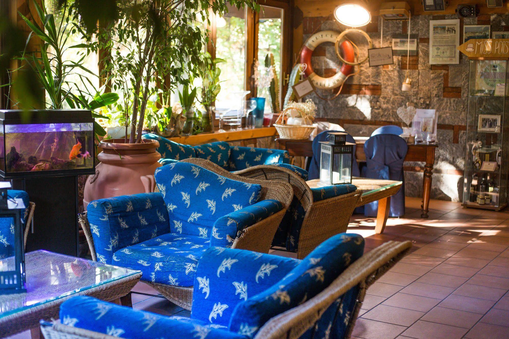 Hotel Ristorante La Perla Varallo Pombia Kültér fotó