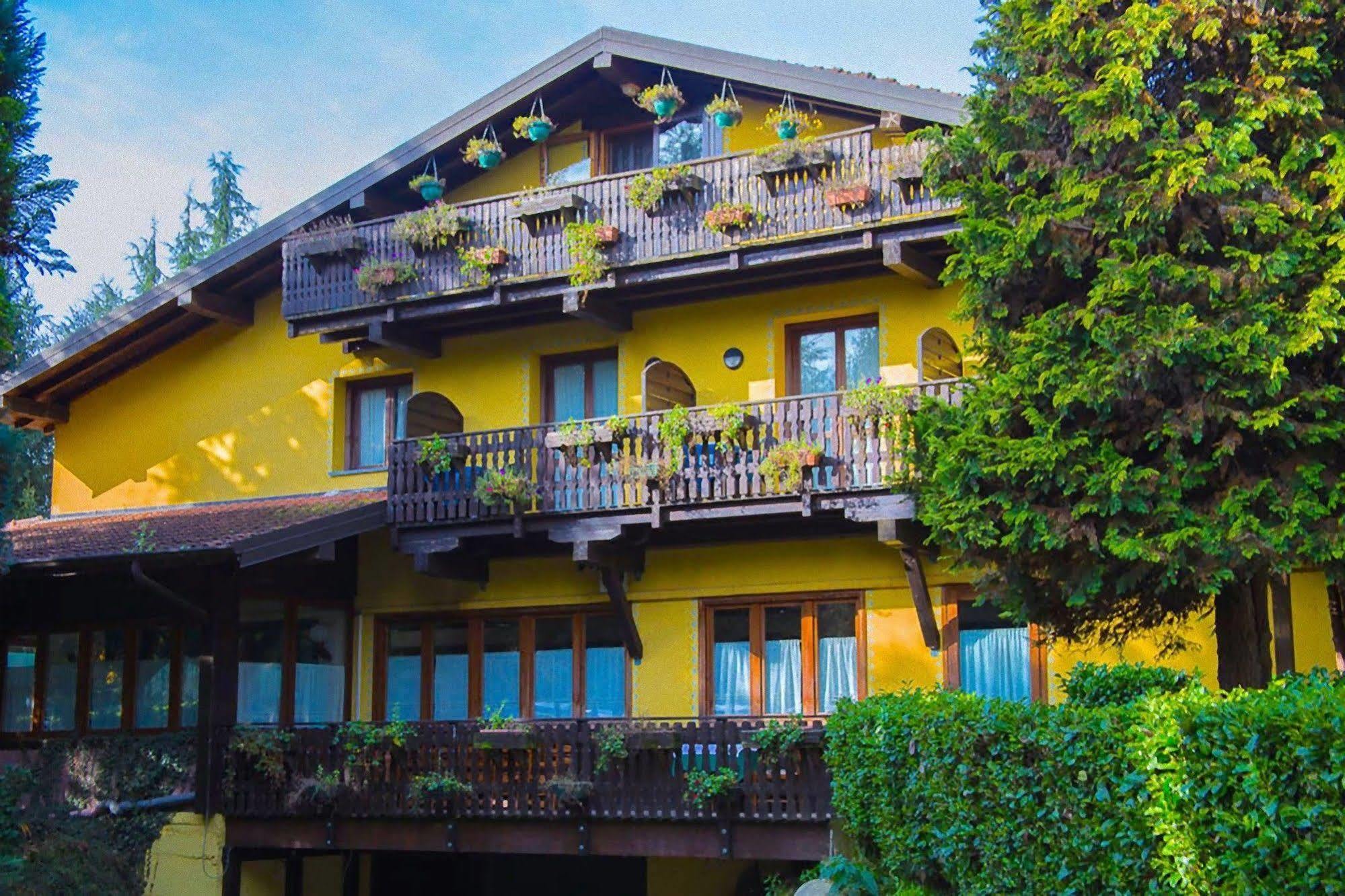 Hotel Ristorante La Perla Varallo Pombia Kültér fotó